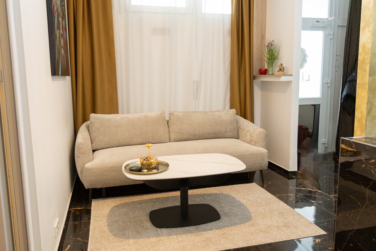 Lion Apartment 1